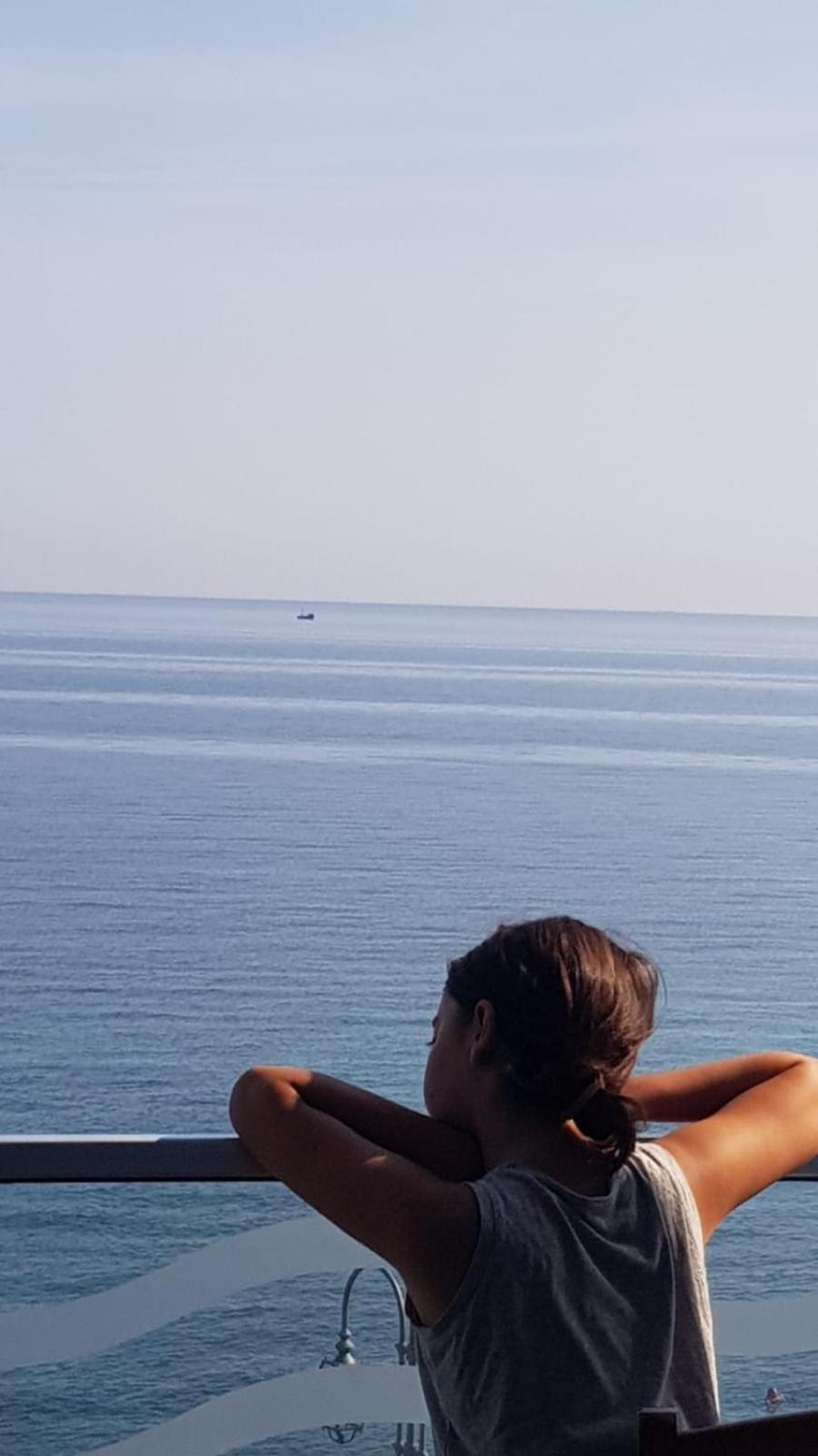 דירות ג'ובינאצו Milu'Seaview Ampia Casa Vista Mare מראה חיצוני תמונה