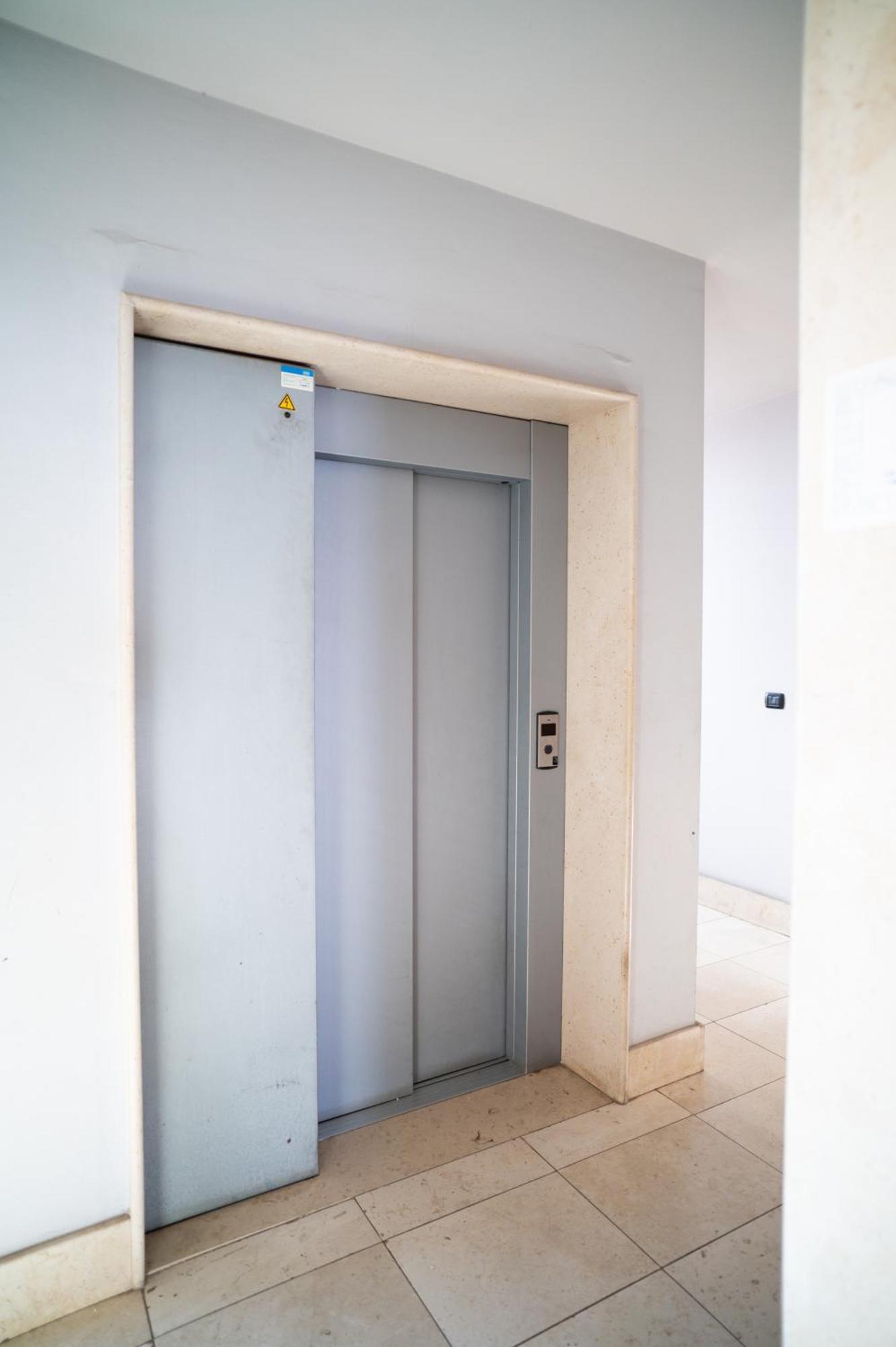דירות ג'ובינאצו Milu'Seaview Ampia Casa Vista Mare מראה חיצוני תמונה