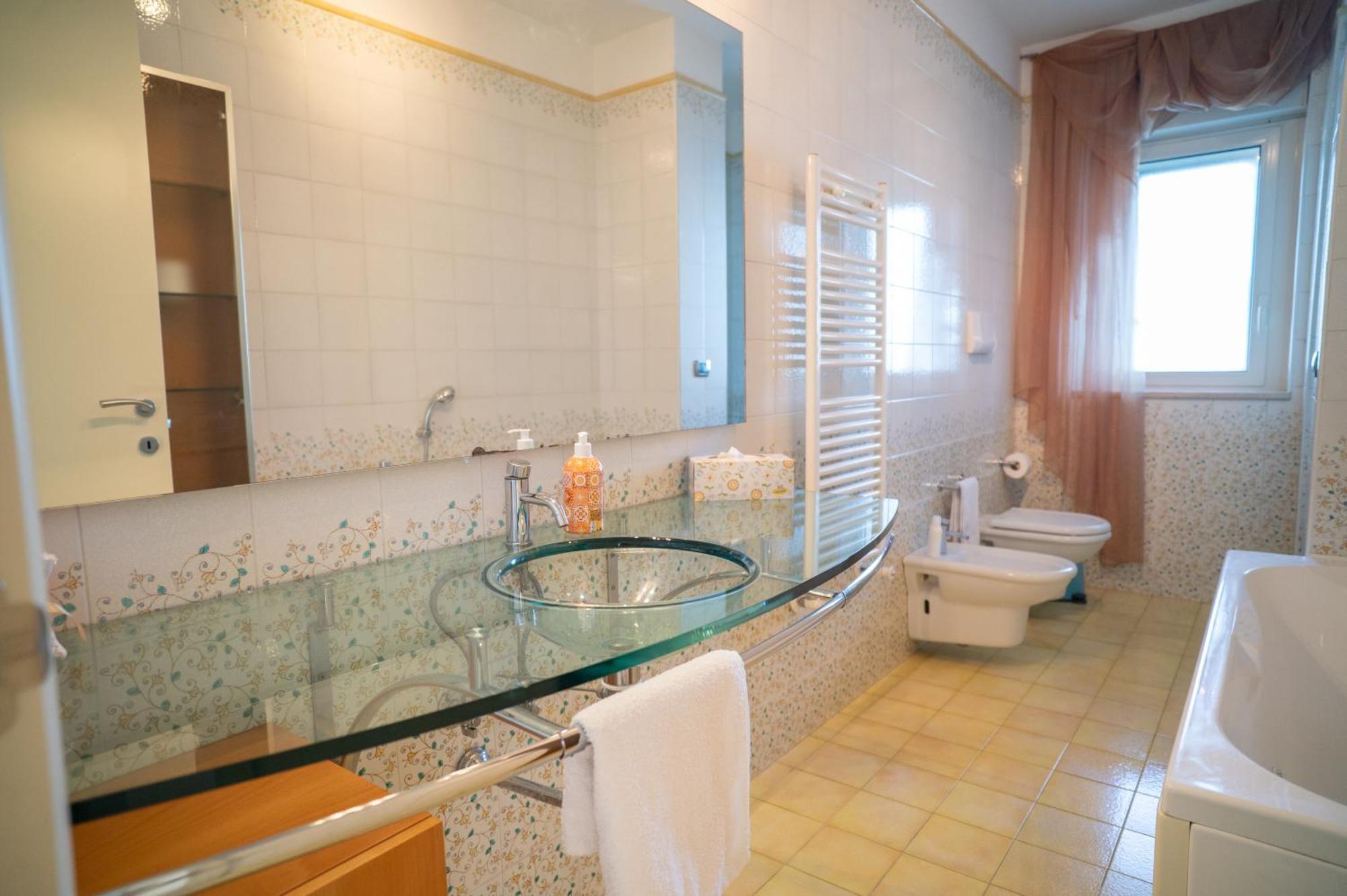 דירות ג'ובינאצו Milu'Seaview Ampia Casa Vista Mare מראה חיצוני תמונה