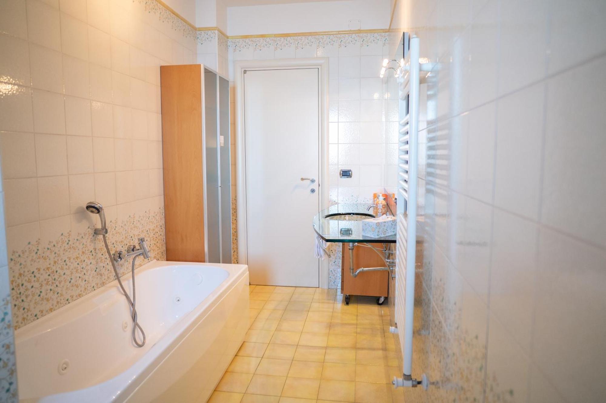 דירות ג'ובינאצו Milu'Seaview Ampia Casa Vista Mare מראה חיצוני תמונה