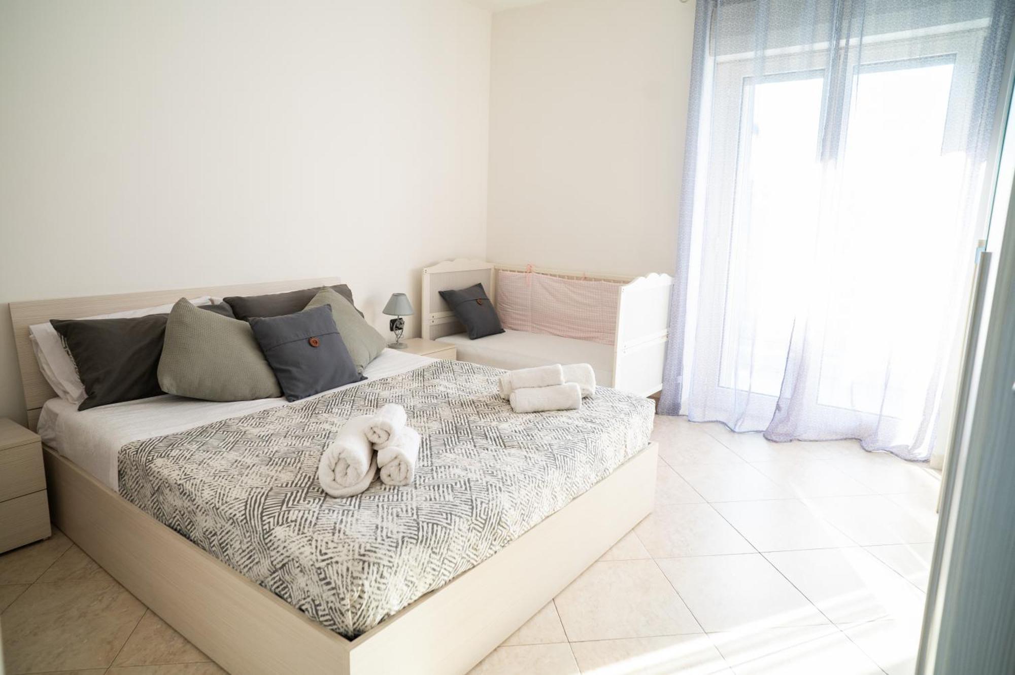 דירות ג'ובינאצו Milu'Seaview Ampia Casa Vista Mare מראה חיצוני תמונה